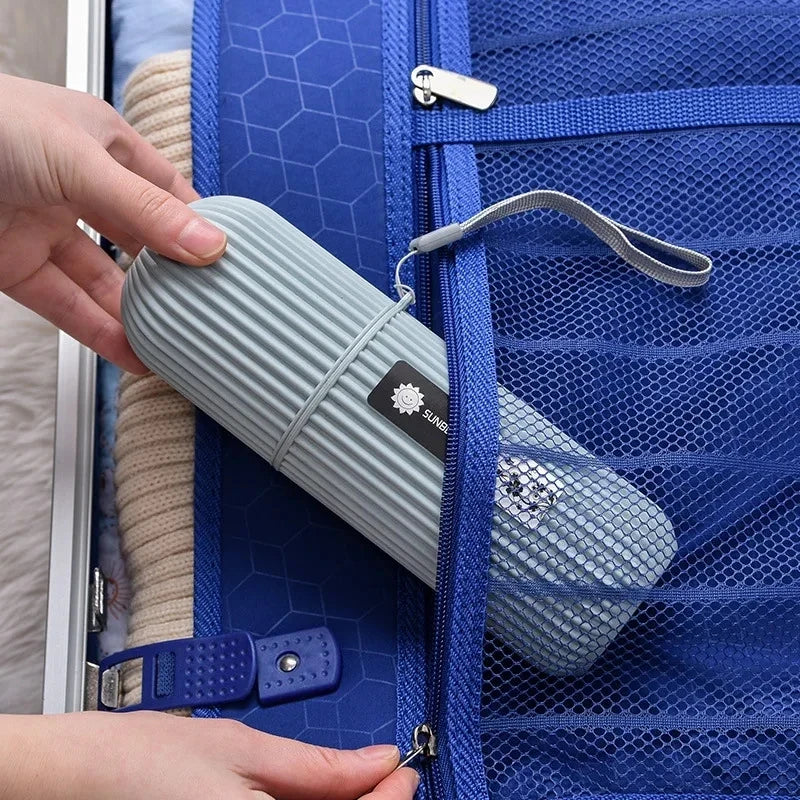 Compact toothbrush case for hygienic storage during travel